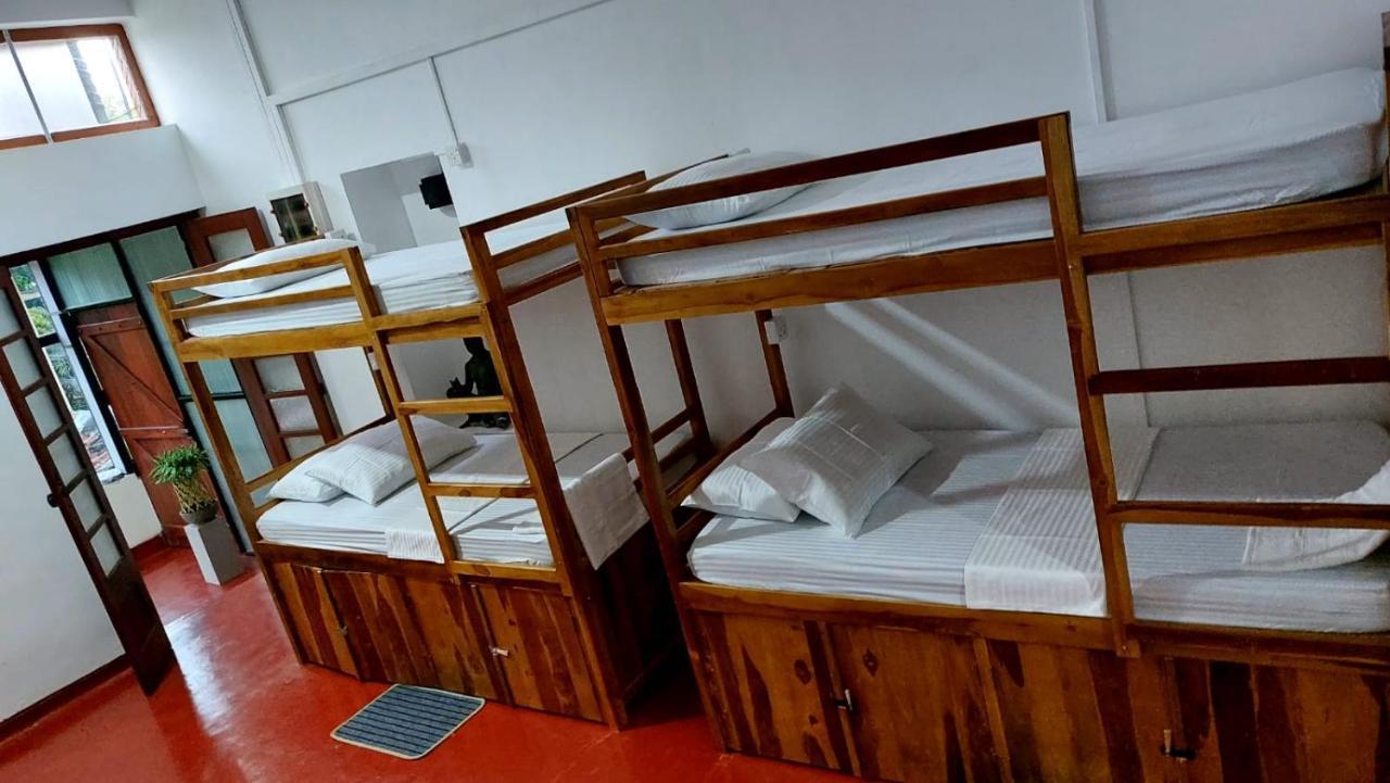 Ceylon Stayz Colombo Buitenkant foto