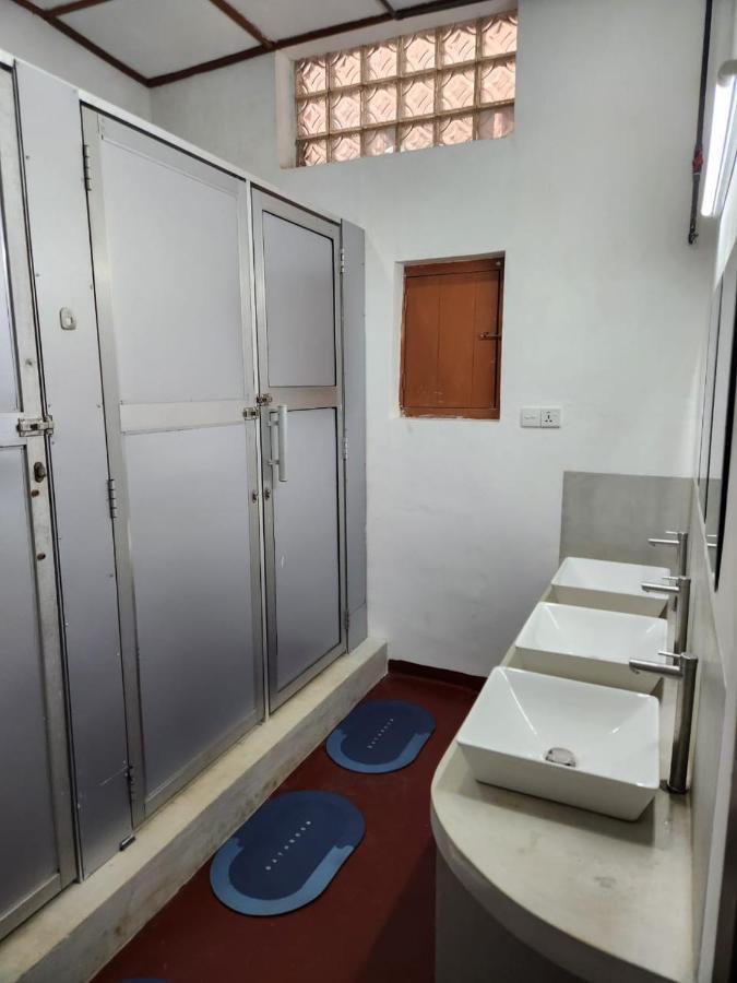 Ceylon Stayz Colombo Buitenkant foto