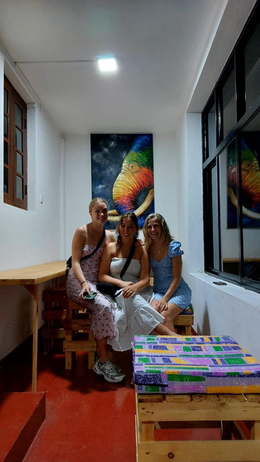 Ceylon Stayz Colombo Buitenkant foto